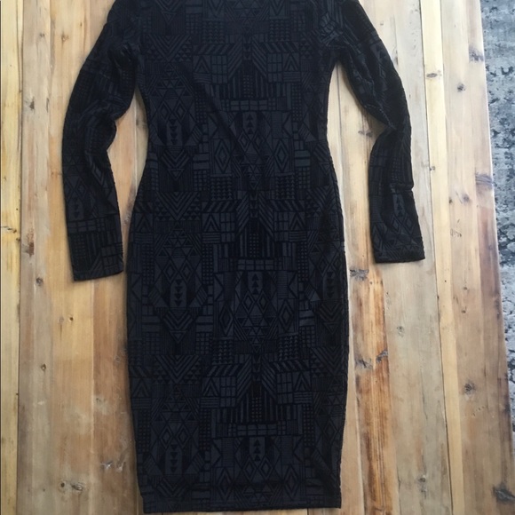 Sans Souci LBD with Aztec design (midi) - Picture 3 of 4